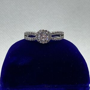 💛 Silver & CZ Costume Ring